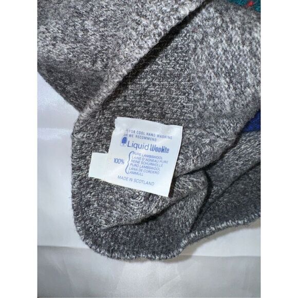 Burberrys' London, New York Paris 100% wool maidens Scotland 46 - Picture 13 of 13